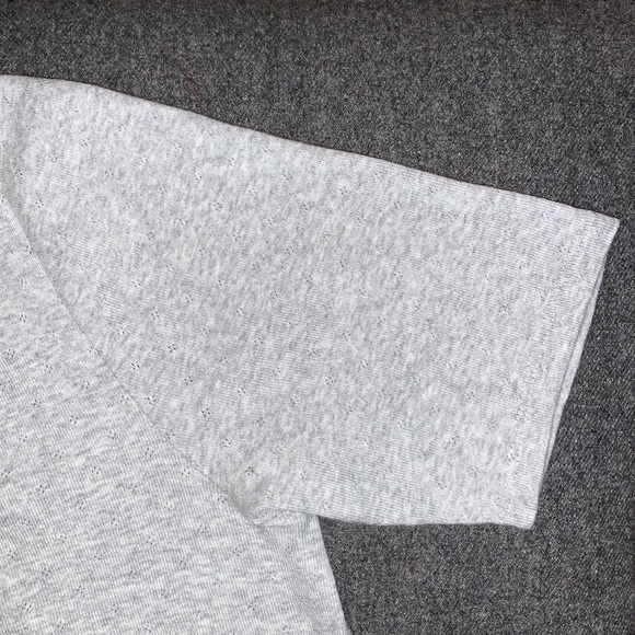 Frank and Oak cropped gray T-shirt with scoop neck and snap front - Picture 3 of 5